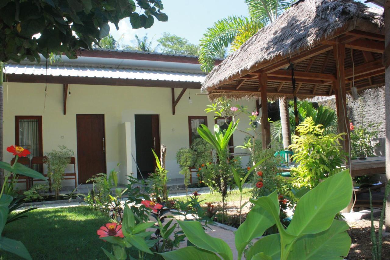Herry Homestay Kuta  エクステリア 写真