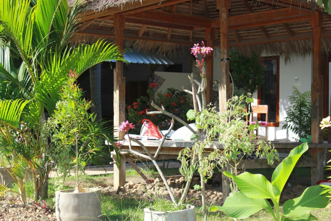 Herry Homestay Kuta  エクステリア 写真