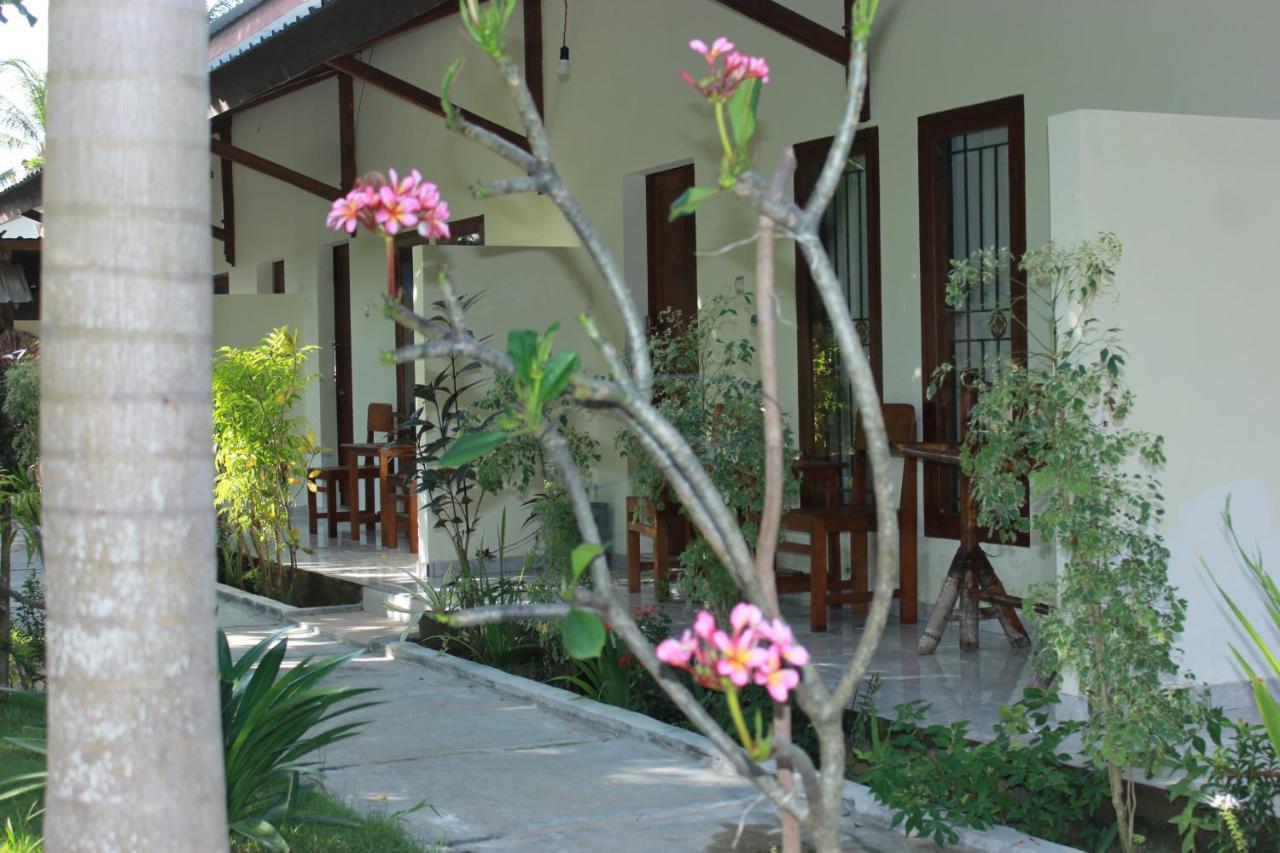 Herry Homestay Kuta  エクステリア 写真