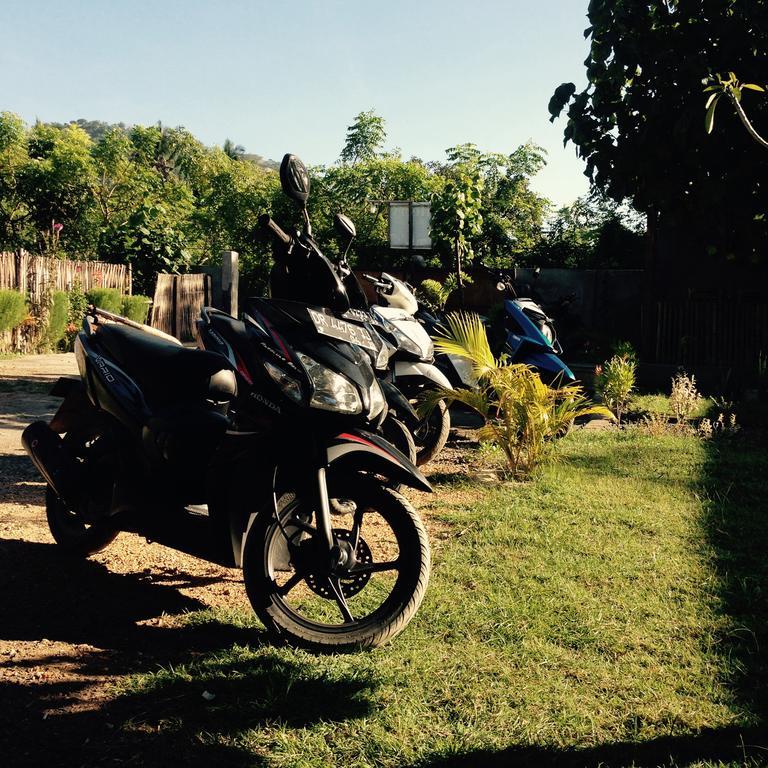 Herry Homestay Kuta  エクステリア 写真