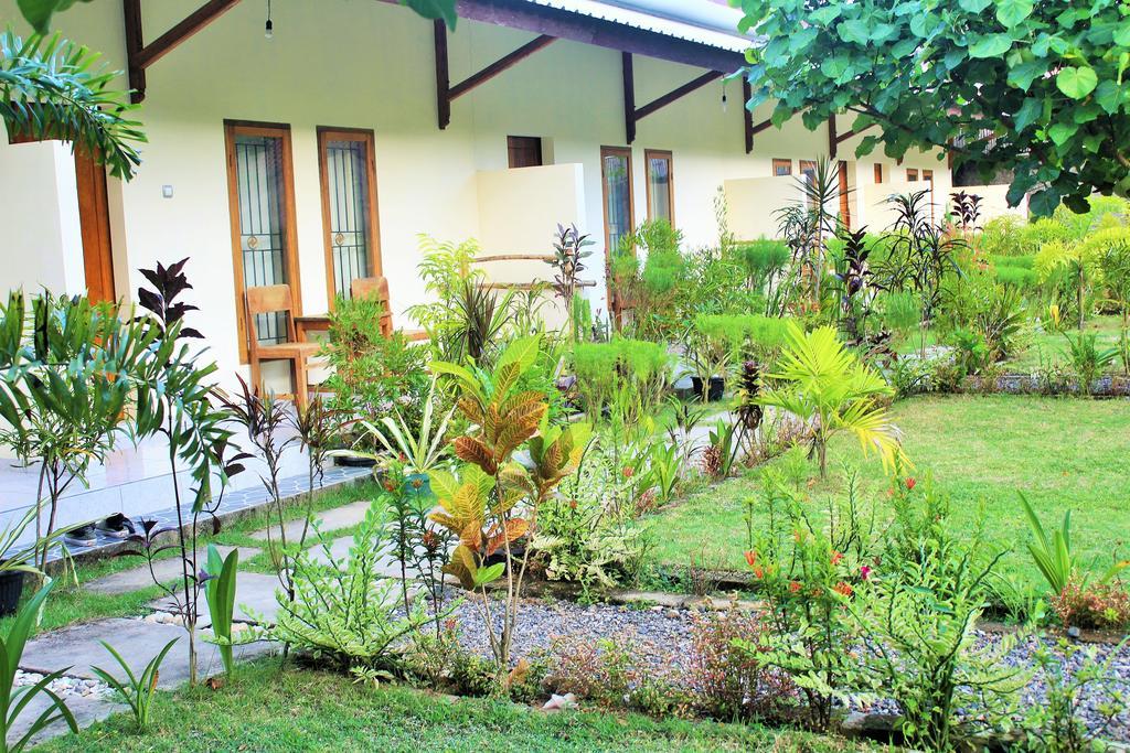 Herry Homestay Kuta  エクステリア 写真