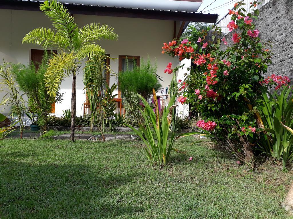 Herry Homestay Kuta  エクステリア 写真