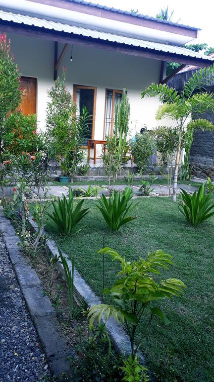 Herry Homestay Kuta  エクステリア 写真